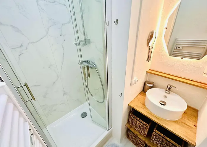 T2 Au Lavandou, Climatise, A Deux Pas De La - Fr-1-308-158 Le Lavandou